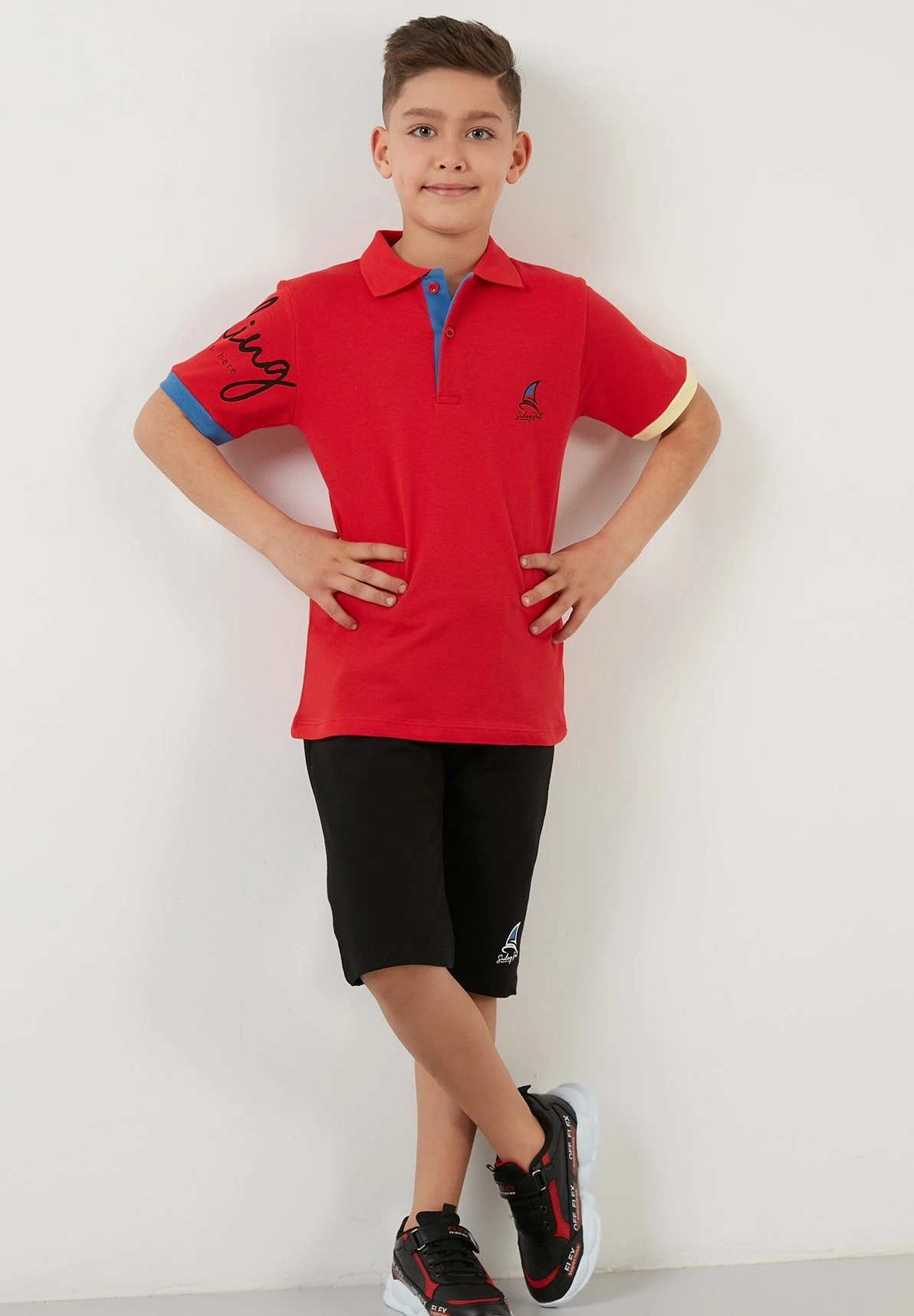 LELA Regular Fit - Shorts - Red