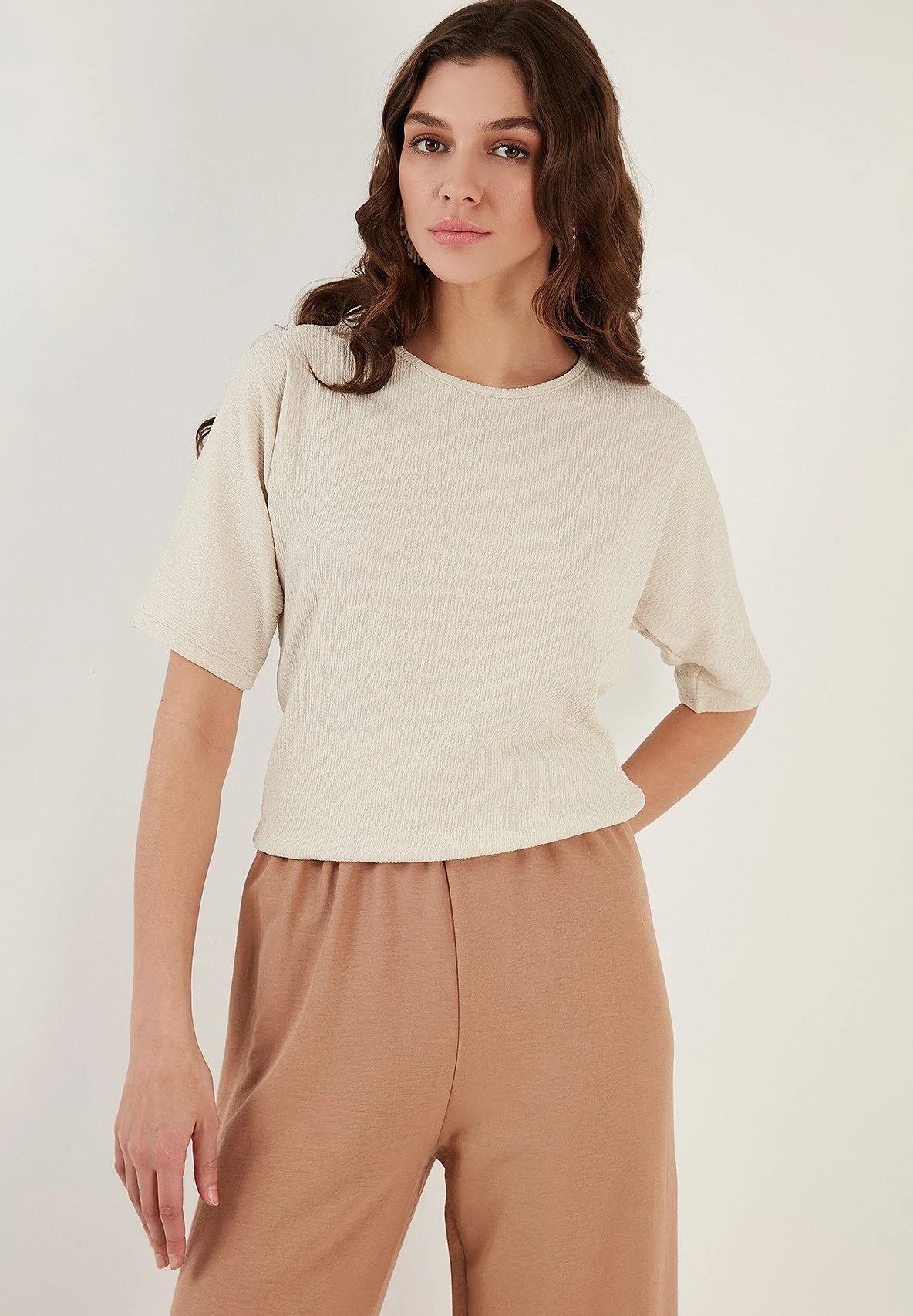 LELA Regular Fit - T-Shirt Basic - Stone - Afbeelding 4