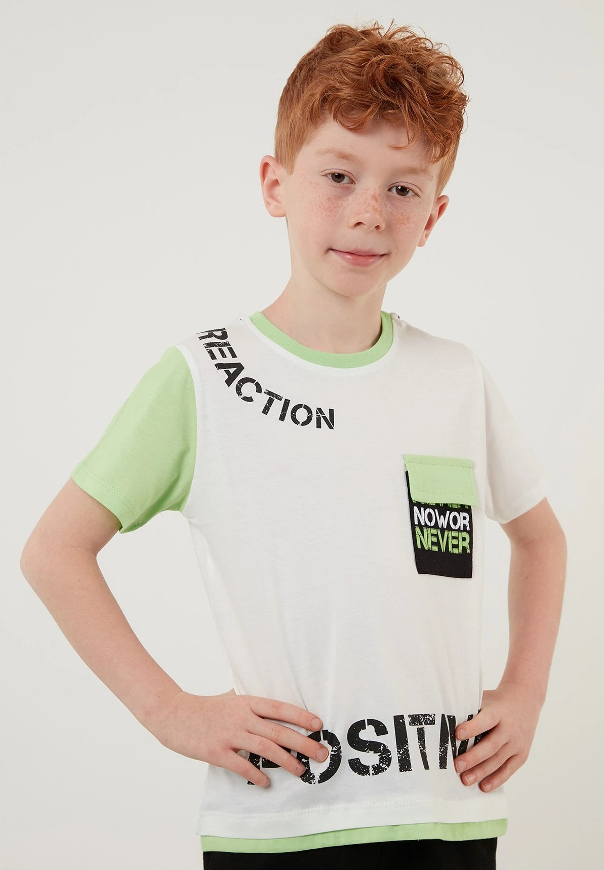 LELA Regular Fit T-Shirt And Shorts - Trainingspak - White/Black/Light Green - Afbeelding 3