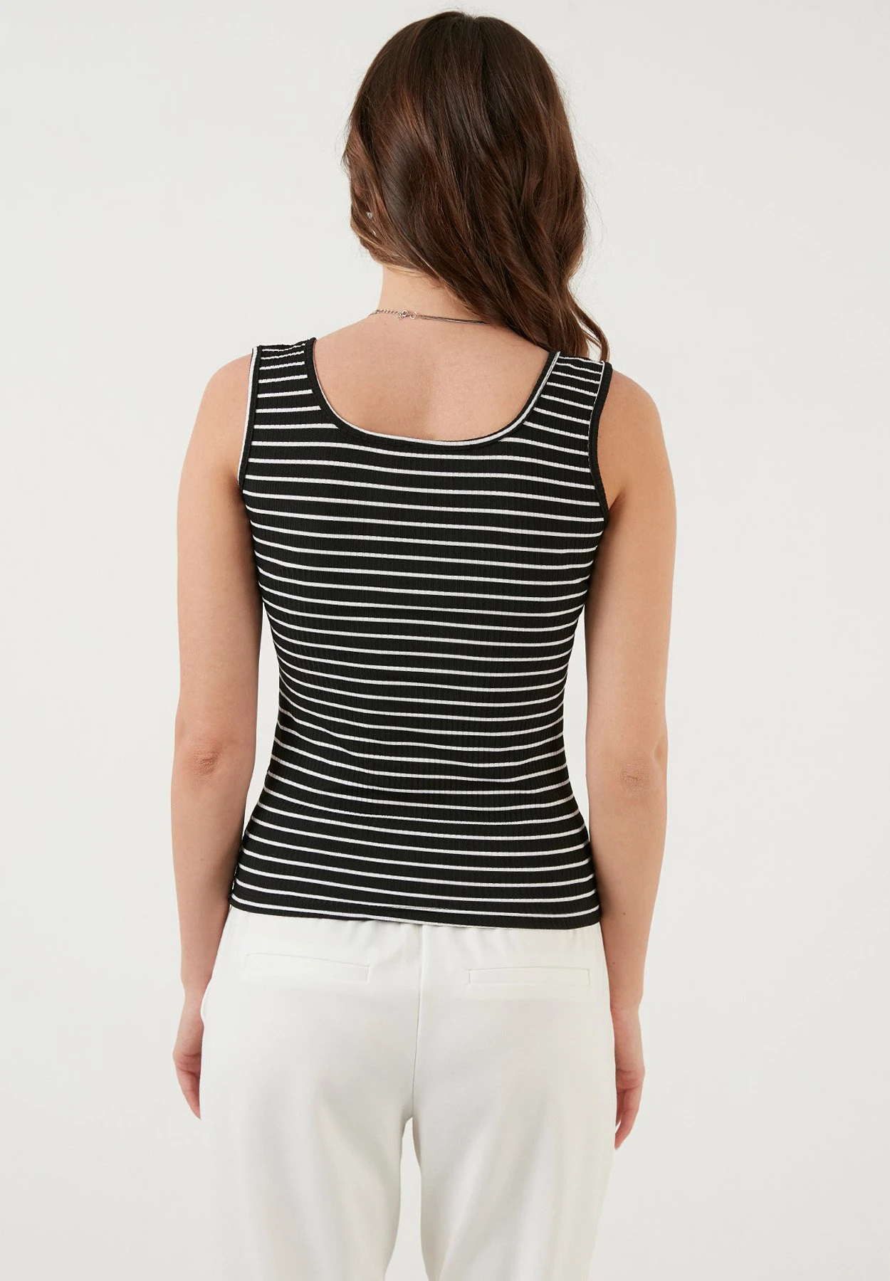 LELA Top - Black - Afbeelding 3