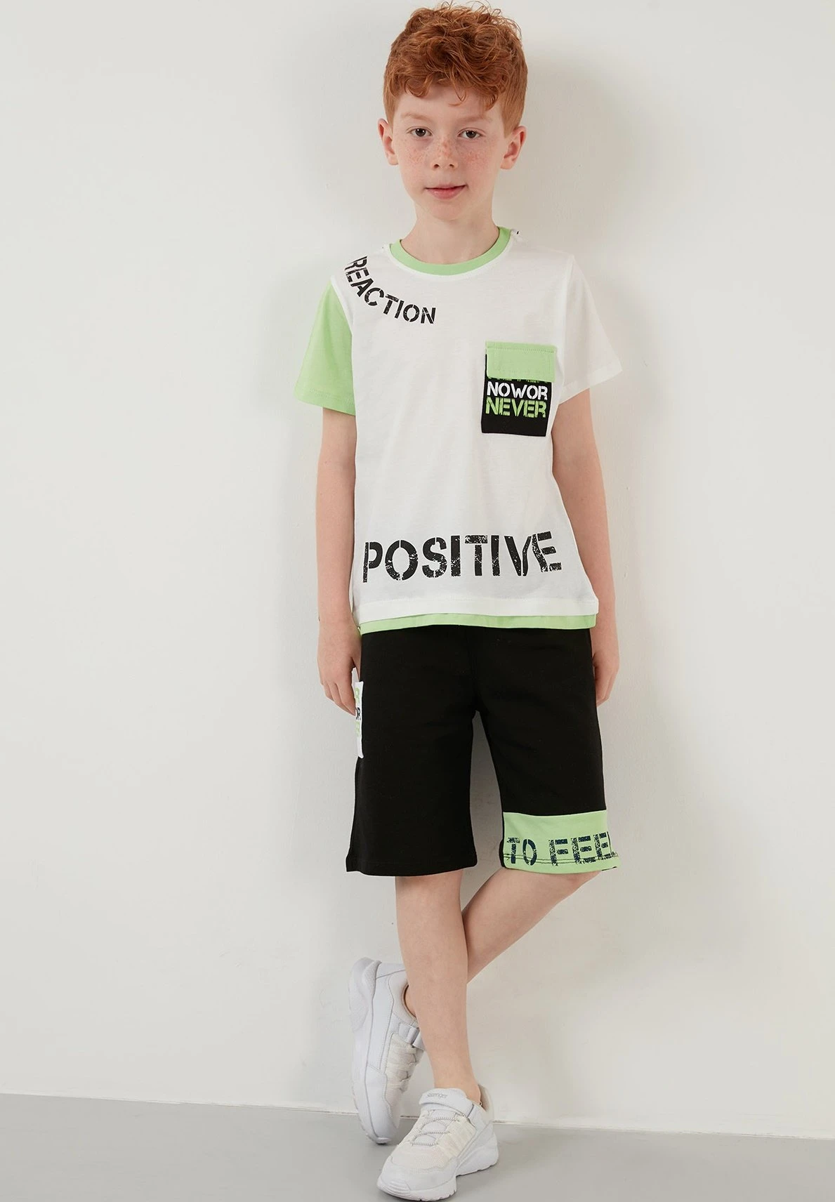 LELA Regular Fit T-Shirt And Shorts - Trainingspak - White/Black/Light Green - Afbeelding 7