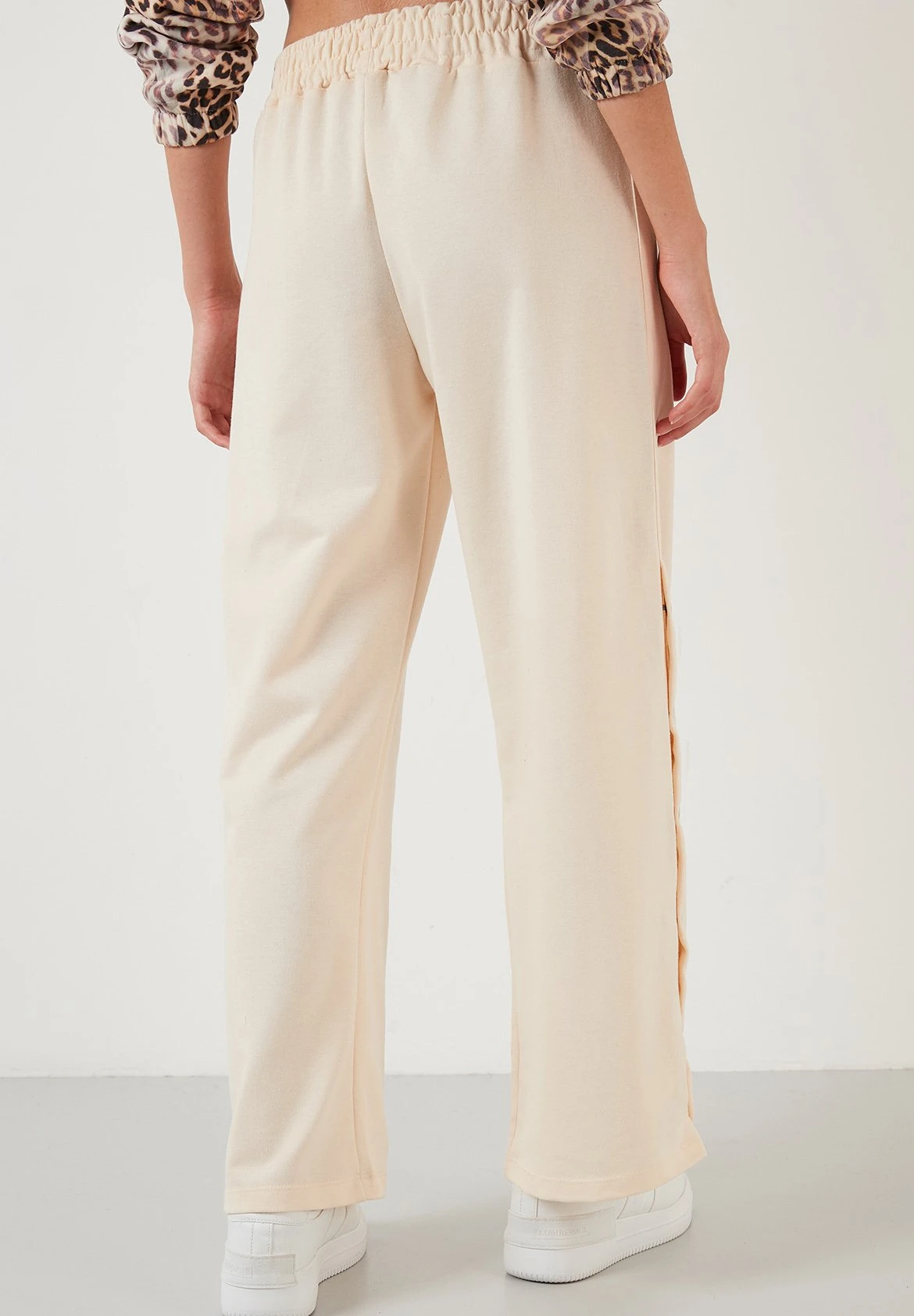 LELA Regular Fit - Trainingsbroek - Stone Colored - Afbeelding 2