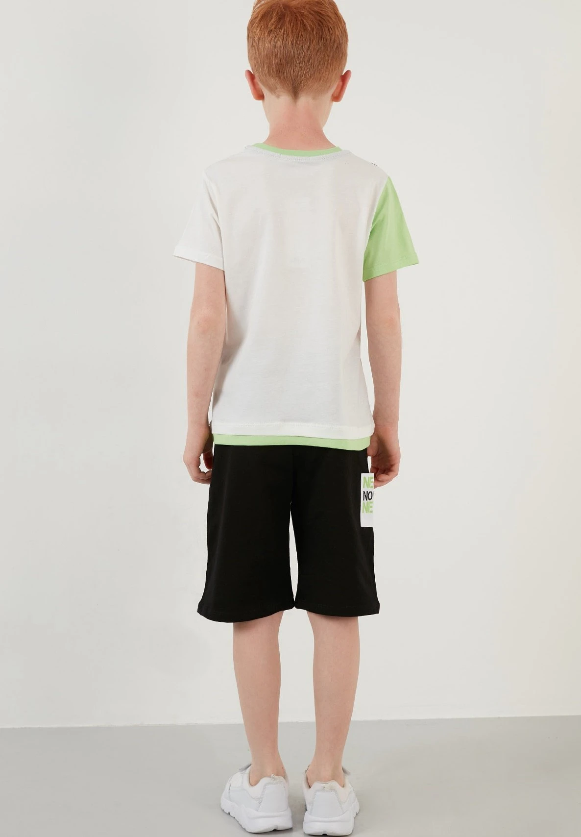 LELA Regular Fit T-Shirt And Shorts - Trainingspak - White/Black/Light Green - Afbeelding 5