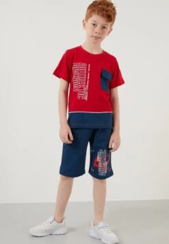LELA Regular Fit Shorts And T-Shirt - Trainingspak - Red/Dark Blue