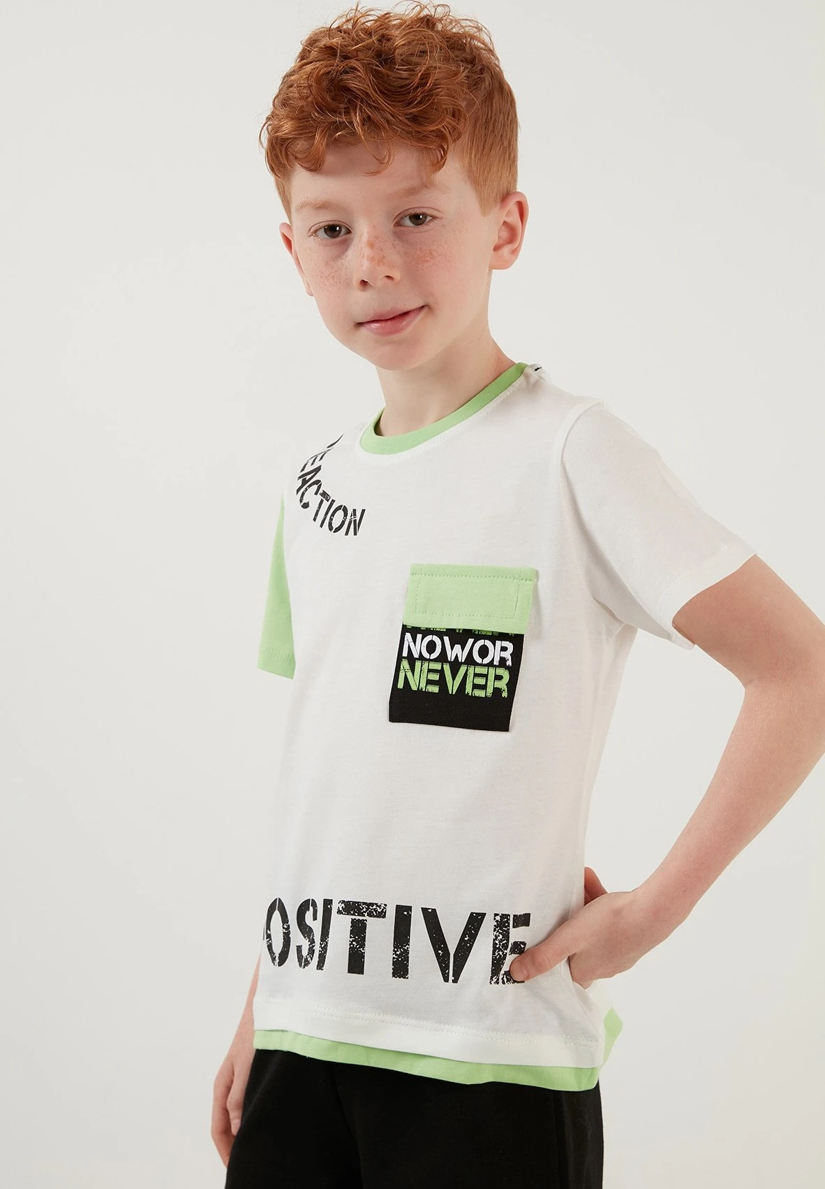 LELA Regular Fit T-Shirt And Shorts - Trainingspak - White/Black/Light Green - Afbeelding 6